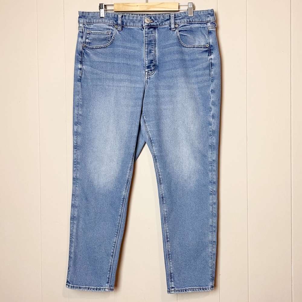 American Eagle Tomgirl Jeans 18 stretch light wash relaxed fit high rise waist - Picture 14 of 14